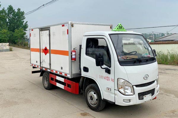 炎帝牌SZD5043XRYSH6易燃液體廂式運(yùn)輸車