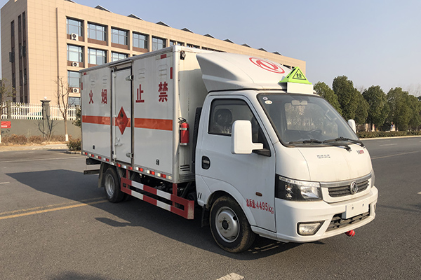 炎帝牌SZD5045XRYEQ6易燃液體廂式運(yùn)輸車