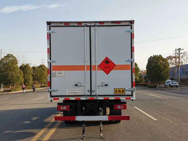 炎帝牌SZD5120XRYBJ6易燃液體廂式運(yùn)輸車